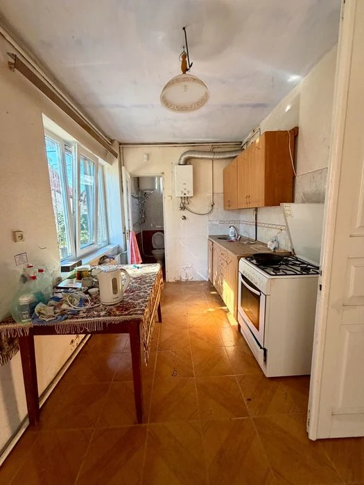 A GOOD HOUSE in the very center of the village of Kotovsky on Marselsk