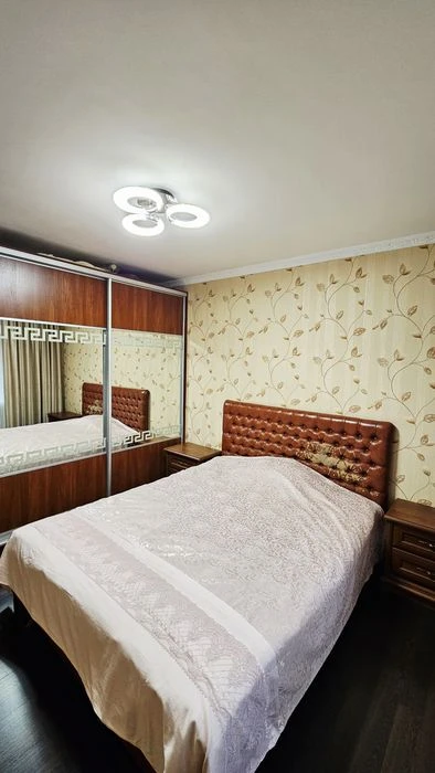 Продам 3кв. ж/м Победа-4, проспект Героев 11, капитальный ре