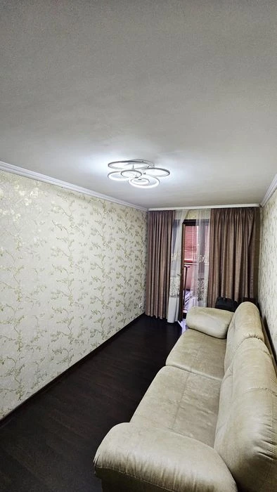 Продам 3кв. ж/м Победа-4, проспект Героев 11, капитальный ре