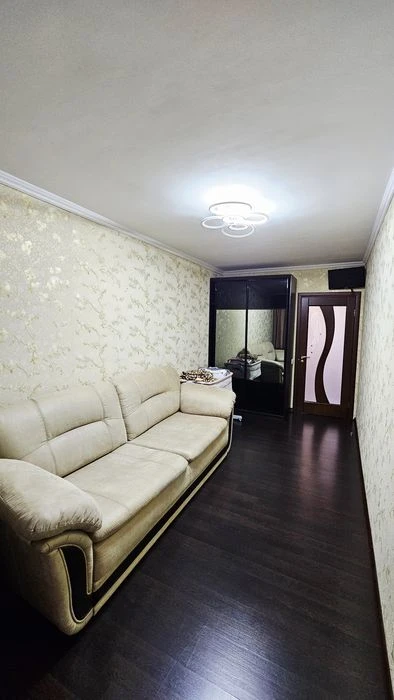Продам 3кв. ж/м Победа-4, проспект Героев 11, капитальный ре