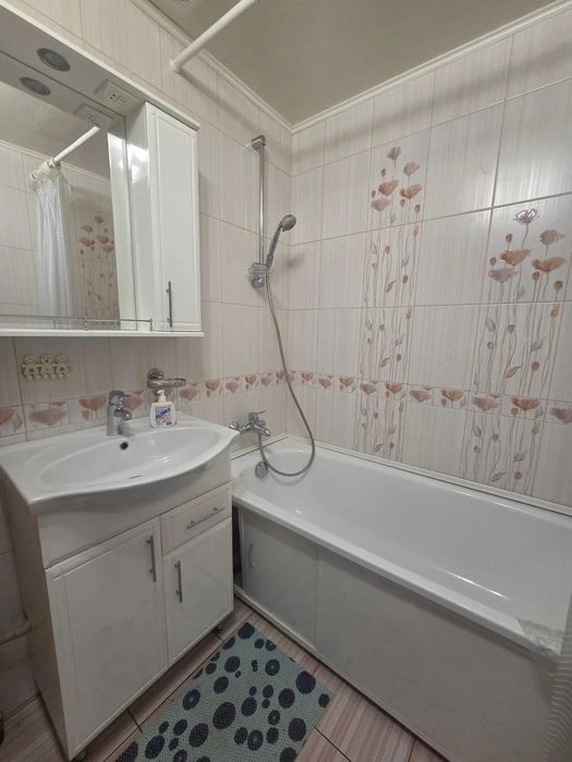 Продаж 3 к. кв. /кімнати окремі/, вул. Курузова, Бабурка.