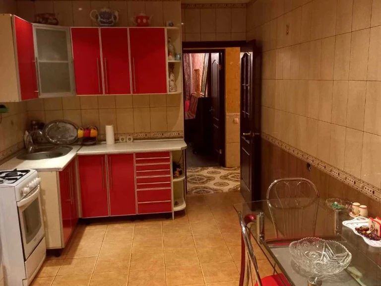 Apartment. Kharkiv, Peremohy Avenue.