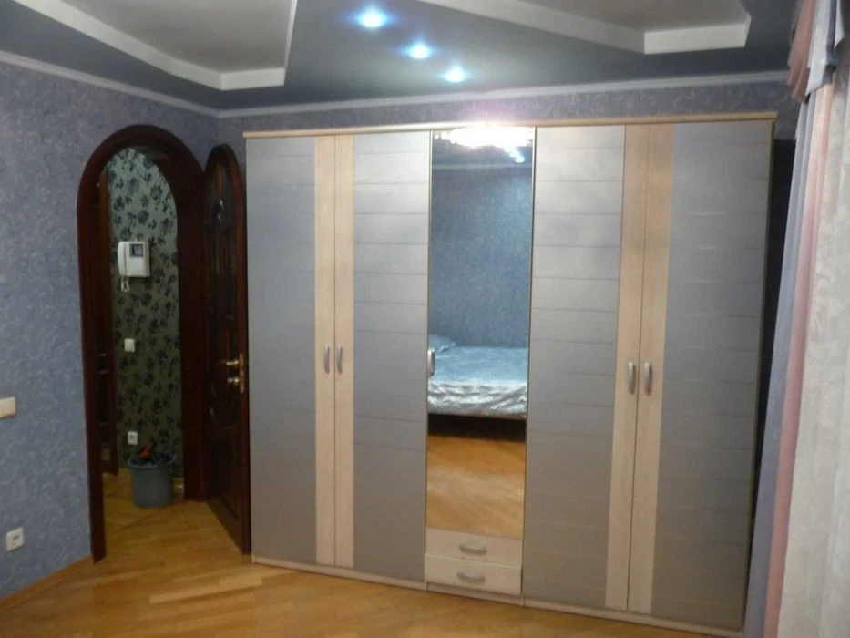 Urgent! 3-room apartment for sale with renovation, Obolon, Boga St.