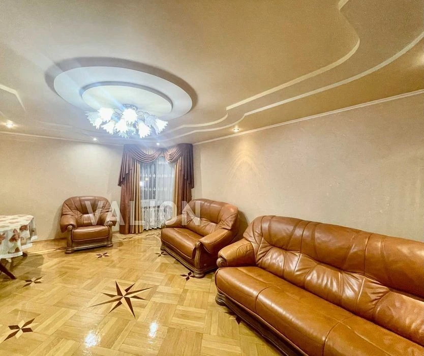 Urgent! 3-room apartment for sale with renovation, Obolon, Boga St.