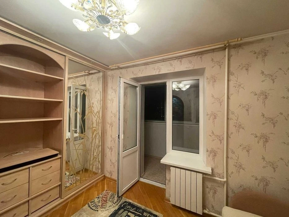 Urgent! 3-room apartment for sale with renovation, Obolon, Boga St.