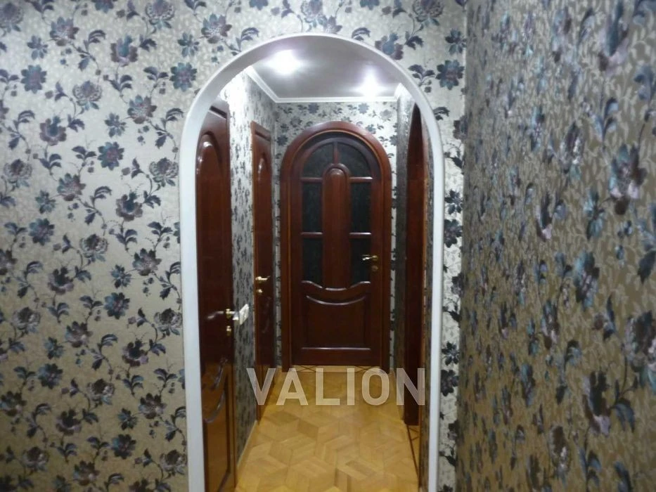 Urgent! 3-room apartment for sale with renovation, Obolon, Boga St.