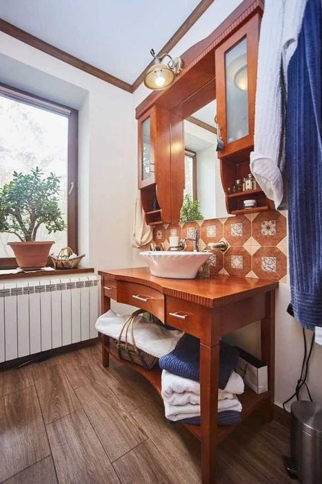 Продам добротный дом в Совиньоне! Красивый участок. Бассейн.