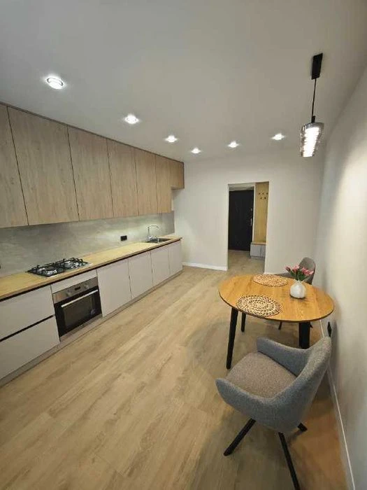 42829 2-кімнатна з РЕМОНТОМ і МЕБЛЯМИ, ДЕРЖПРОГРАМИ —  68 м²