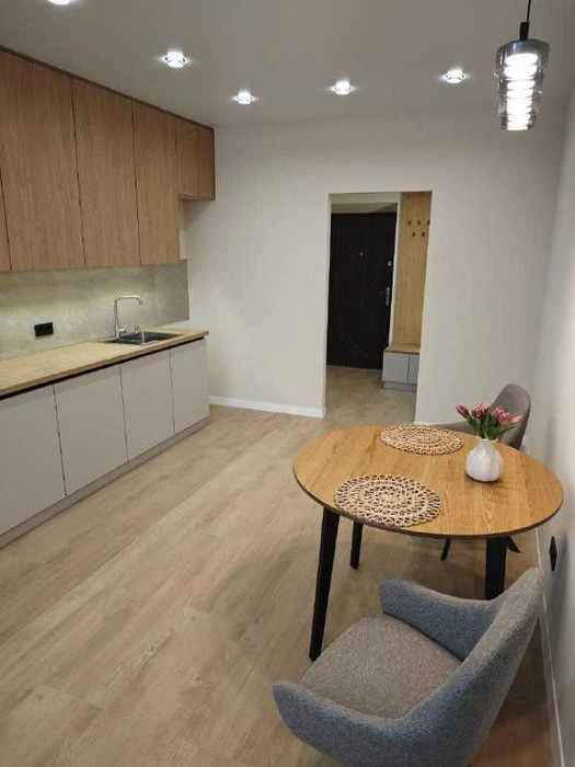 42829 2-кімнатна з РЕМОНТОМ і МЕБЛЯМИ, ДЕРЖПРОГРАМИ —  68 м²