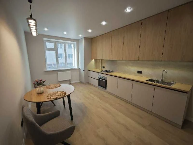 42829 2-кімнатна з РЕМОНТОМ і МЕБЛЯМИ, ДЕРЖПРОГРАМИ —  68 м²