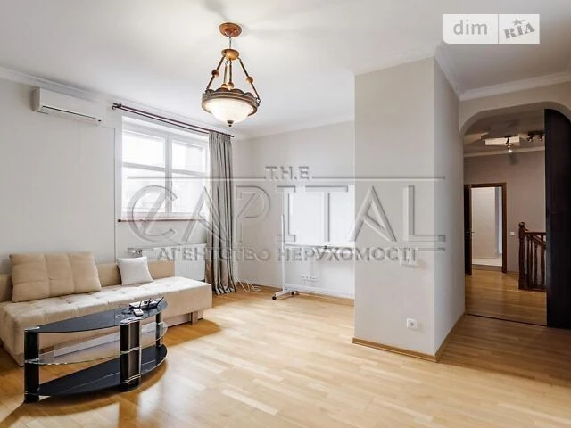 Sale of 2-room apartment 192 sq. m. on Konovaltsya Yevhena 32B street •