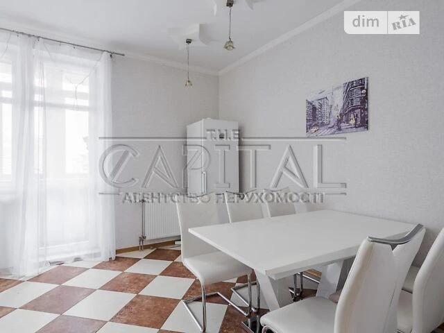 Sale of 2-room apartment 192 sq. m. on Konovaltsya Yevhena 32B street •