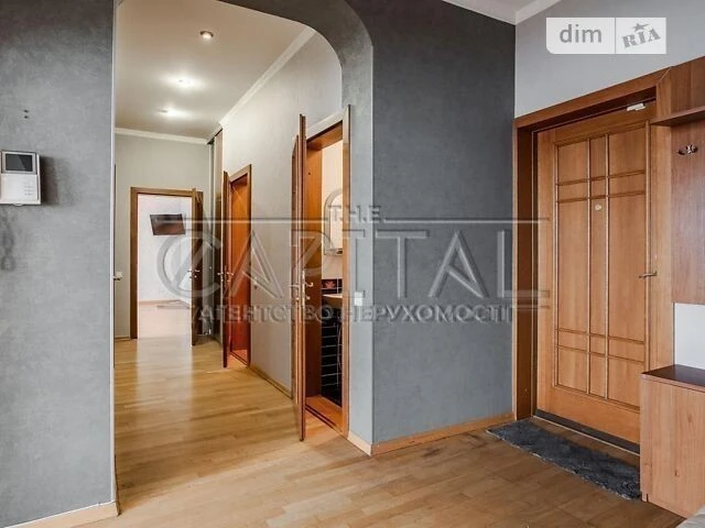 Sale of 2-room apartment 192 sq. m. on Konovaltsya Yevhena 32B street •