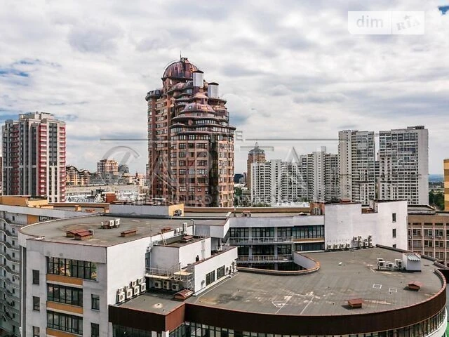 Sale of 2-room apartment 192 sq. m. on Konovaltsya Yevhena 32B street •