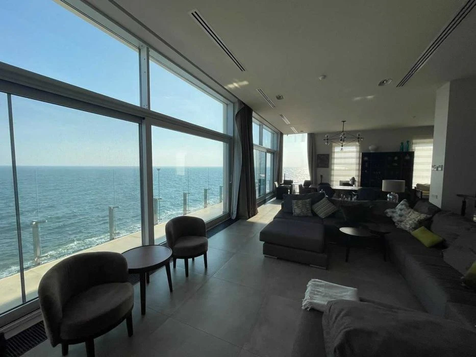 A house in Arcadia, in a closed complex on the shores of the Black Sea,