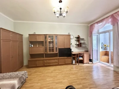 Продаж 1-кімнатна квартира по вул Сталеварів