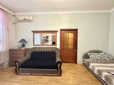 Продаж 1-кімнатна квартира по вул Сталеварів