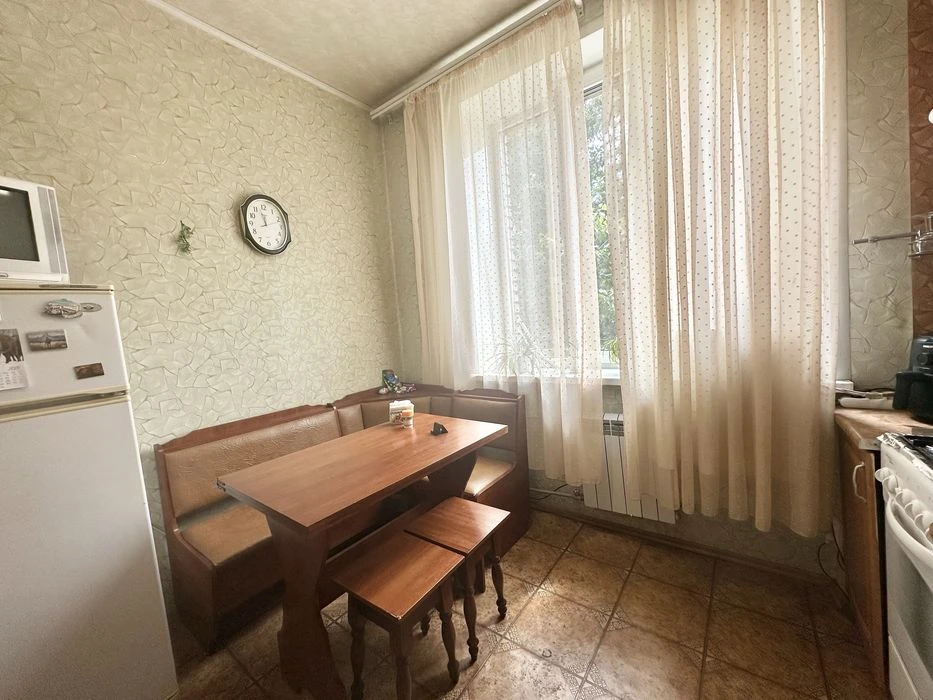 Продаж 1-кімнатна квартира по вул Сталеварів