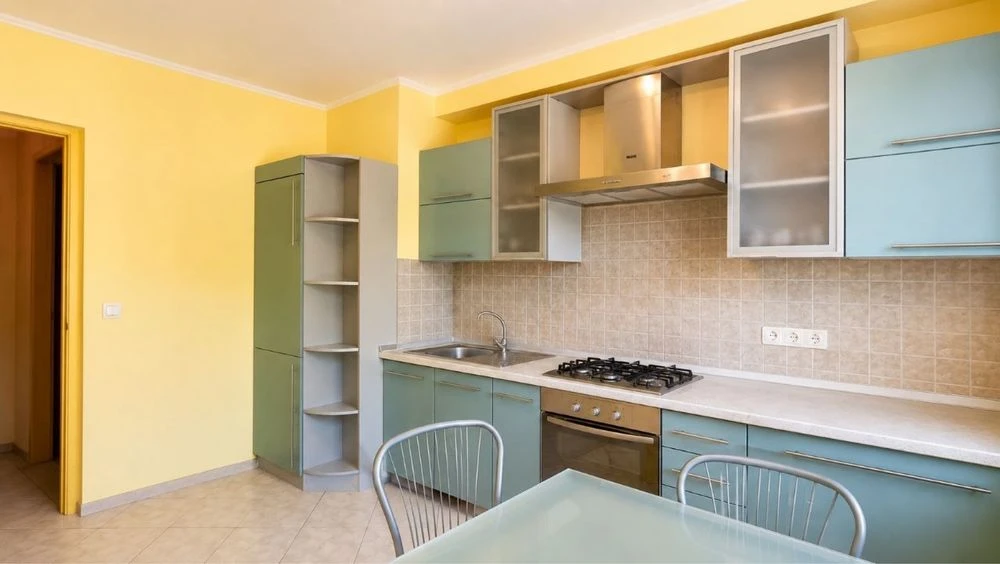 Selling the best 2-room apartment in Peremoha-6.