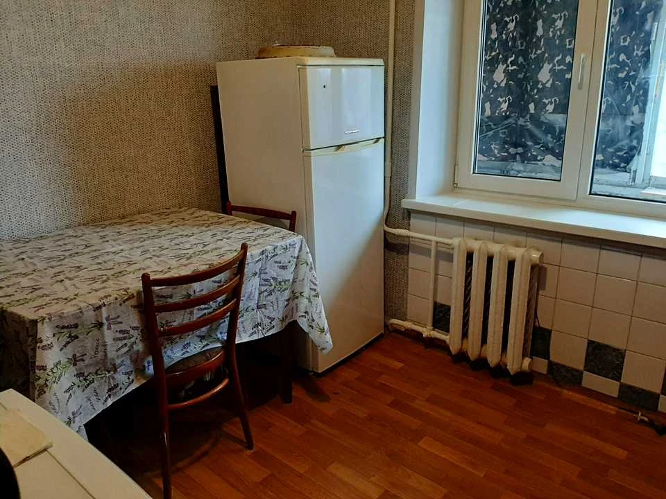 Квартира. Киев, Князя Владимира Мономаха ул. (Отто Шмидта)