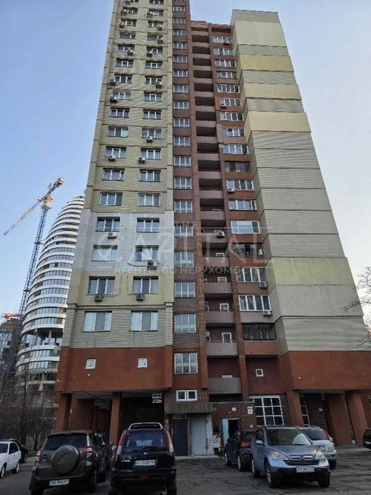 For sale 4k 117sq m on Pechersk Staronavodnitska 8B Tsarskoye Selo