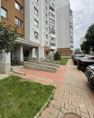 Ідеальна квартира в центрі – ремонт+комора, закрита територі