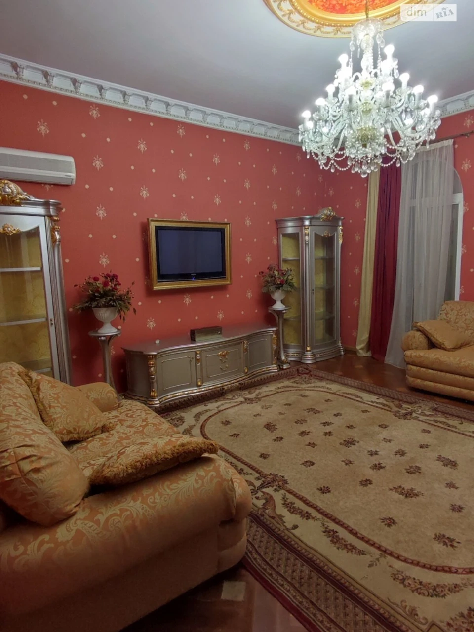 Long-term Rental House Velikiy Fontan