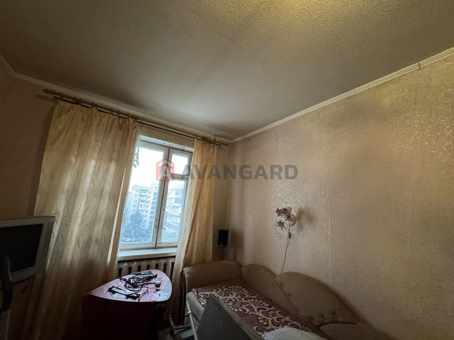 For sale 3 rooms Kyiv project/ Borodinsky