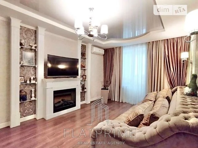 Sale of 3-room apartment 91 sq. m on Khmelnytska Street 10 • ID 3465