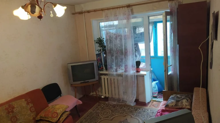 One-room apartment in the center, Kamyanohirskaya St., 14, from the owner