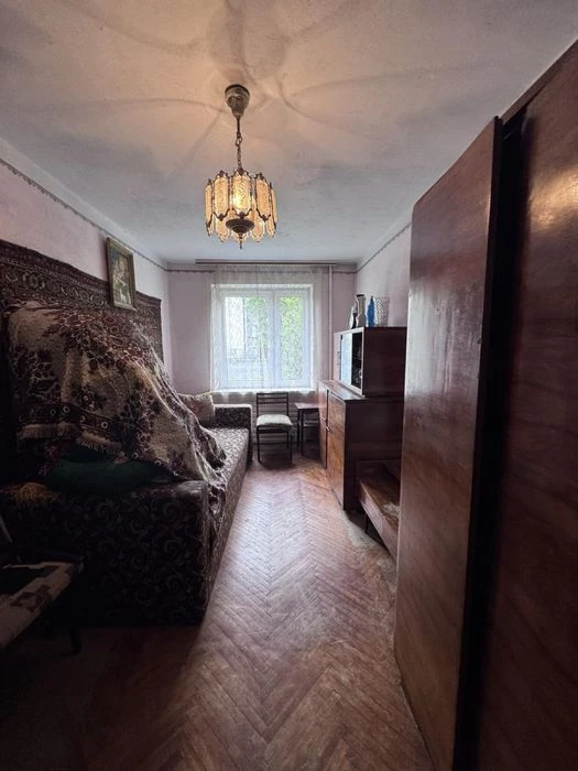 2 rooms for sale in the center