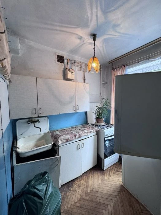2 rooms for sale in the center