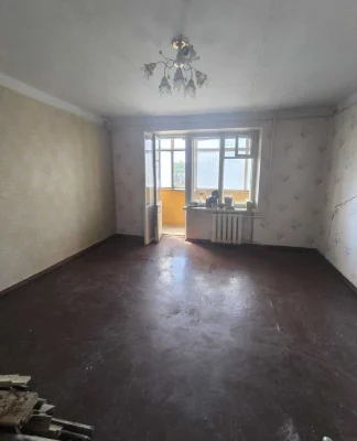 Трикімнатна квартира в цегляному будинку. Поділ.