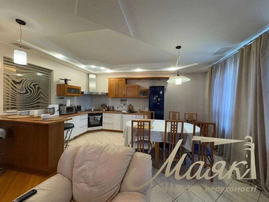 3-room apartment for sale in the residential complex Novopecherski Lipky, Zvirynetska, Pec