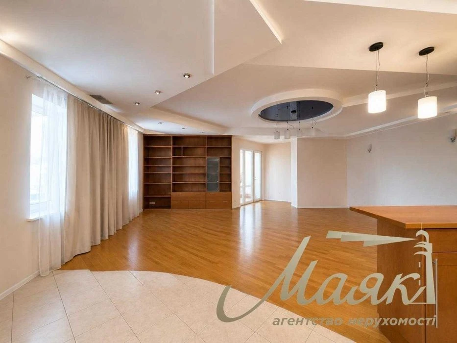 3-room apartment for sale in the residential complex Novopecherski Lipky, Zvirynetska, Pec