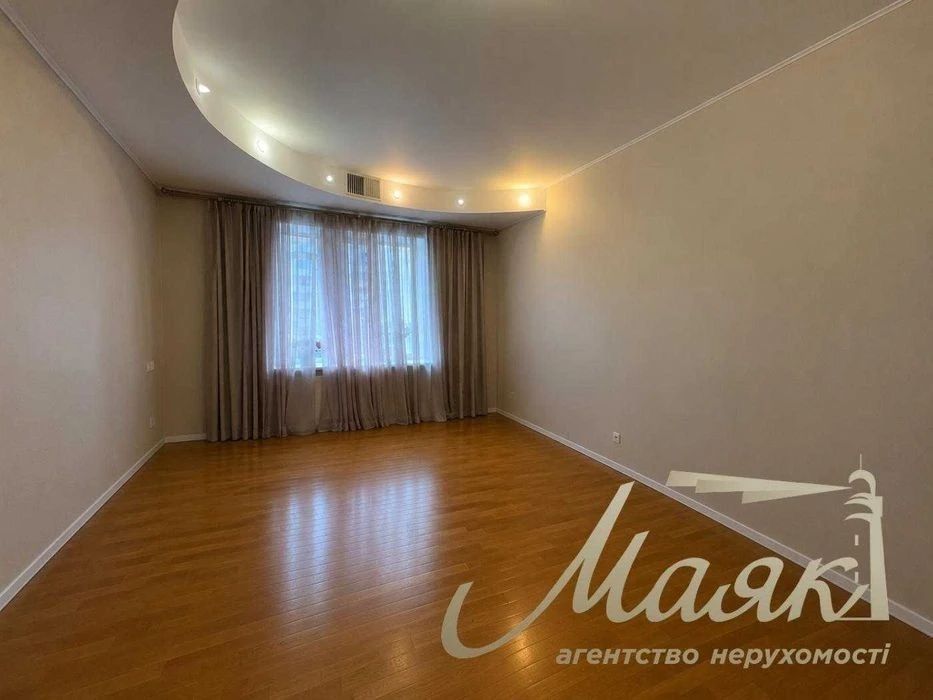 3-room apartment for sale in the residential complex Novopecherski Lipky, Zvirynetska, Pec