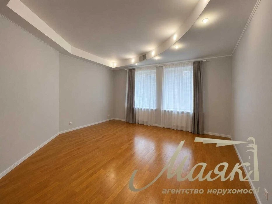 3-room apartment for sale in the residential complex Novopecherski Lipky, Zvirynetska, Pec