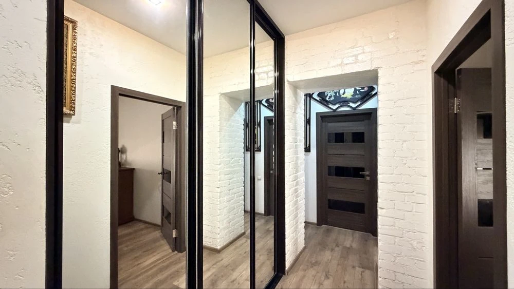 Пространство 2х комн.кв. 67 м² (в р-не Мира)