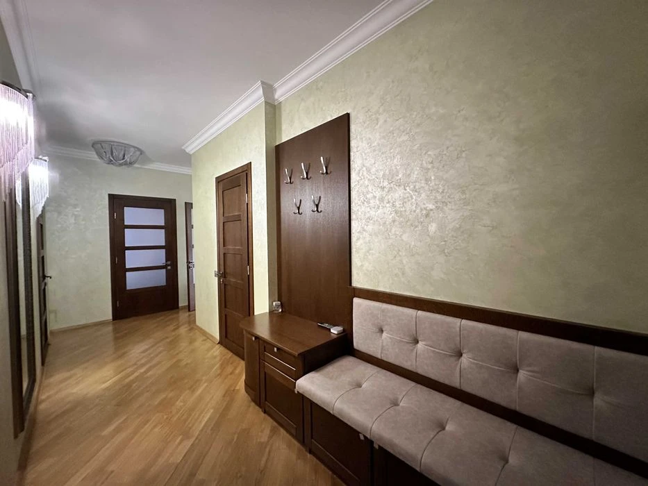 Гольфстрим, 2к 105м с кухней 36м. Полная комплектация. Парки