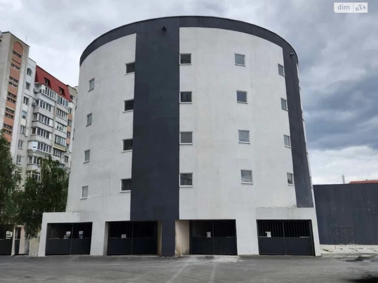 Продаж Місце в гаражному кооперативі Центр