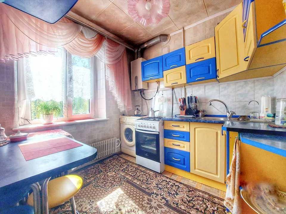 Apartment. Dnipro, Bohdana Khmelnytskyi Ave. (Heroes of Steel