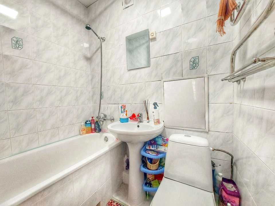 Apartment. Dnipro, Bohdana Khmelnytskyi Ave. (Heroes of Steel