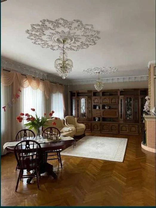 House in the Golden Triangle on Kotovsky
