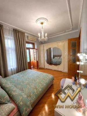 I am selling a 3-room apartment near the metro station Nivki, Beresteysky Avenue