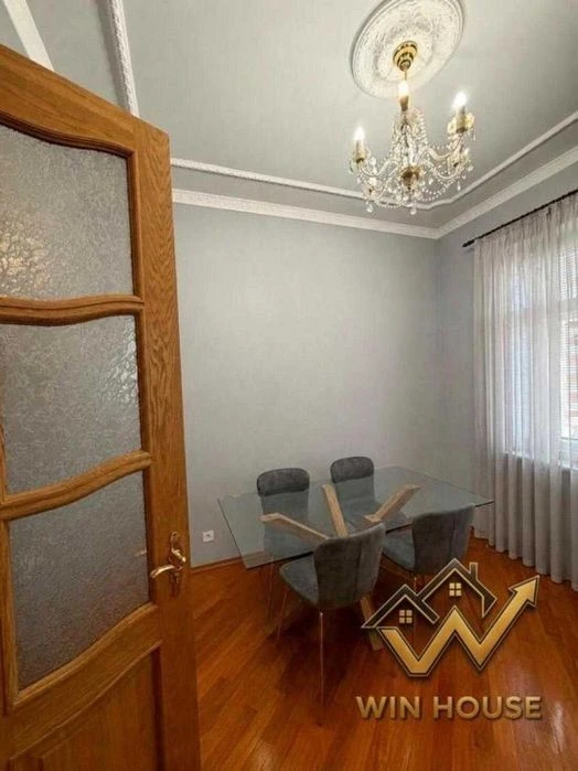 I am selling a 3-room apartment near the metro station Nivki, Beresteysky Avenue