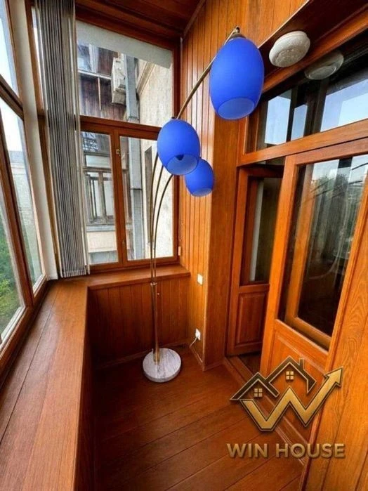 I am selling a 3-room apartment near the metro station Nivki, Beresteysky Avenue
