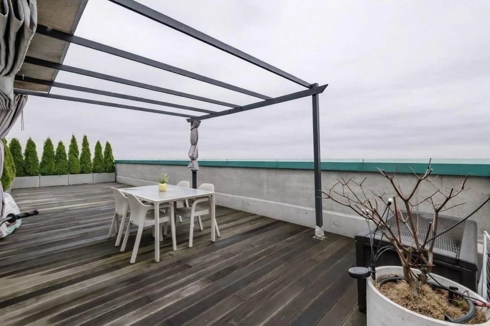 Exclusive 4-room apartment 195m² with its own open terrace