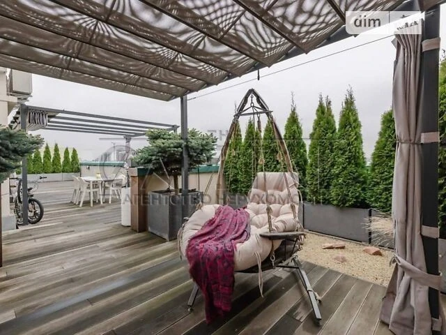 Exclusive 4-room apartment 195m² with its own open terrace