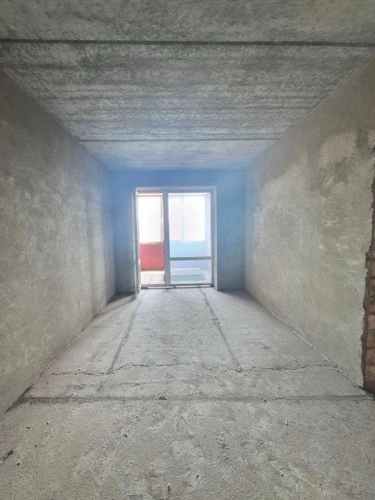 3-room apartment for sale, next to a hundred-meter house (beginning of Chornobyl)