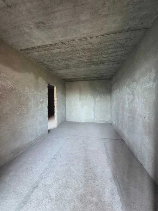 3-room apartment for sale, next to a hundred-meter house (beginning of Chornobyl)